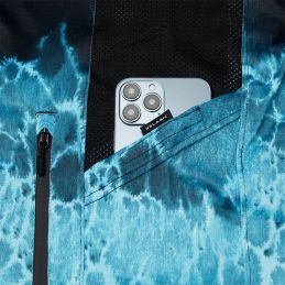 Zoom sur la poche zippée du T-shirt Exo-Tech Tahiti - sécurité et praticité